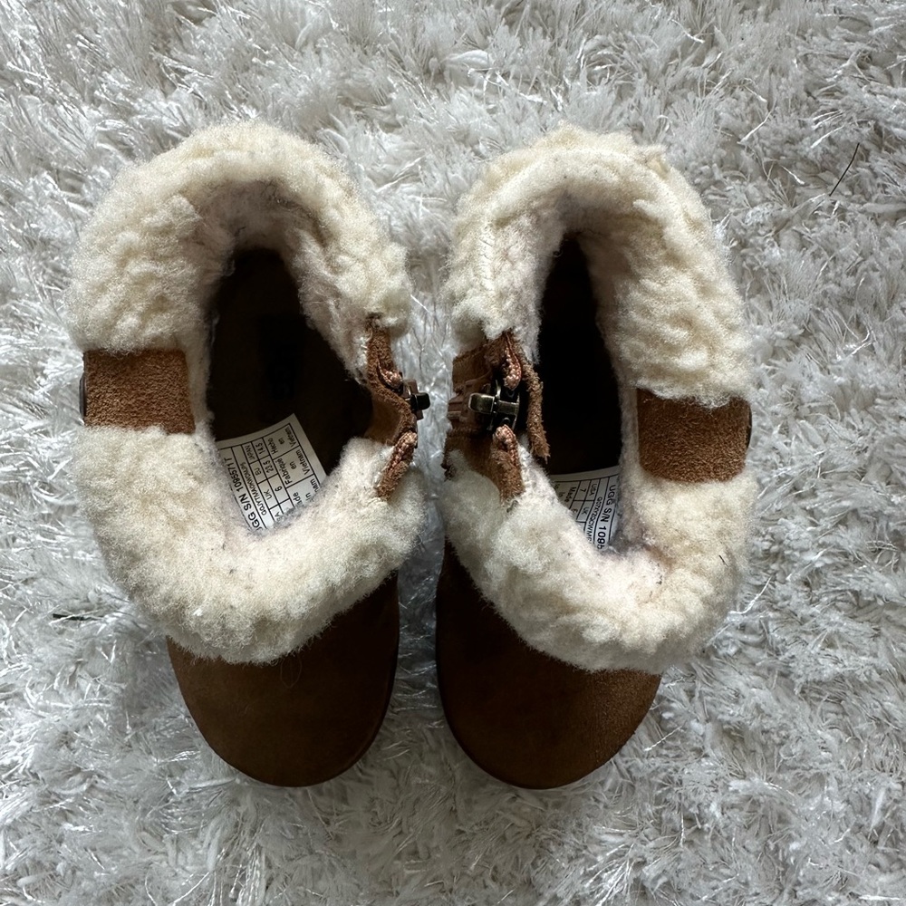 UGG Ramona Toddler Girls sz 7 Shoes Brown Suede Zip Comfort Fur Lined Boots.
